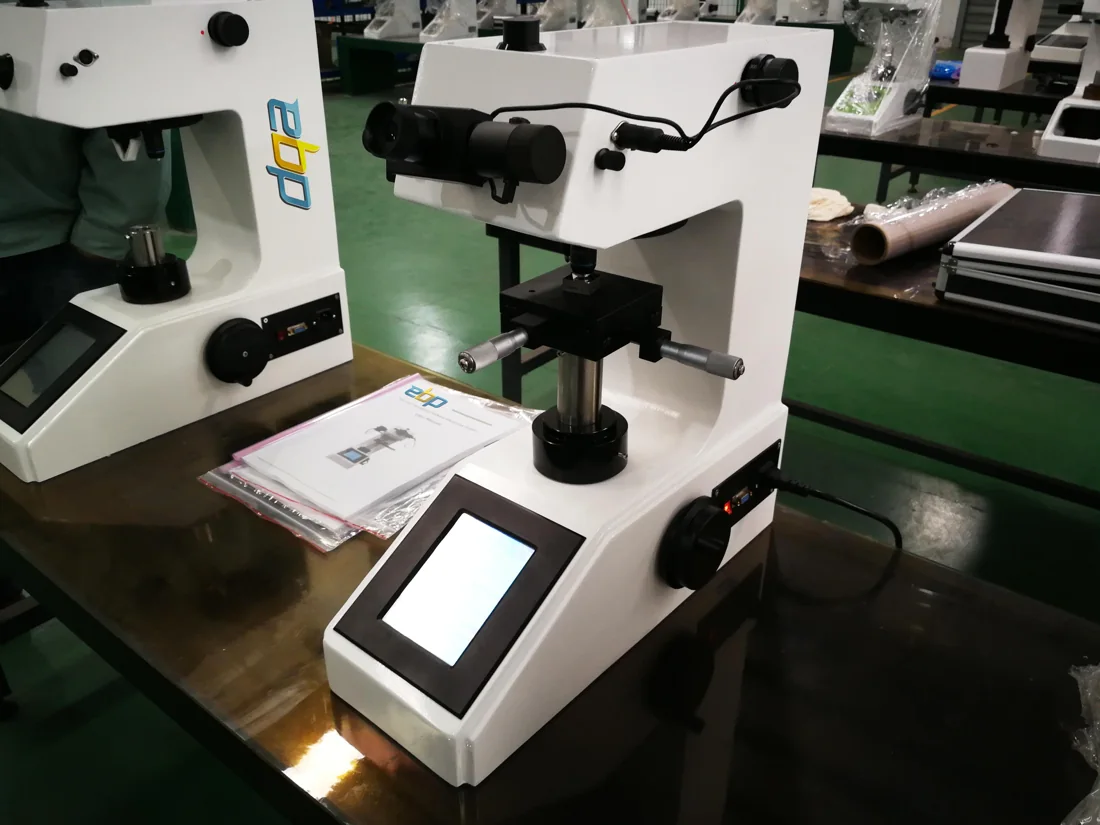 Digital micro-Vickers hardness tester with microscope, specimen stage and touch screen